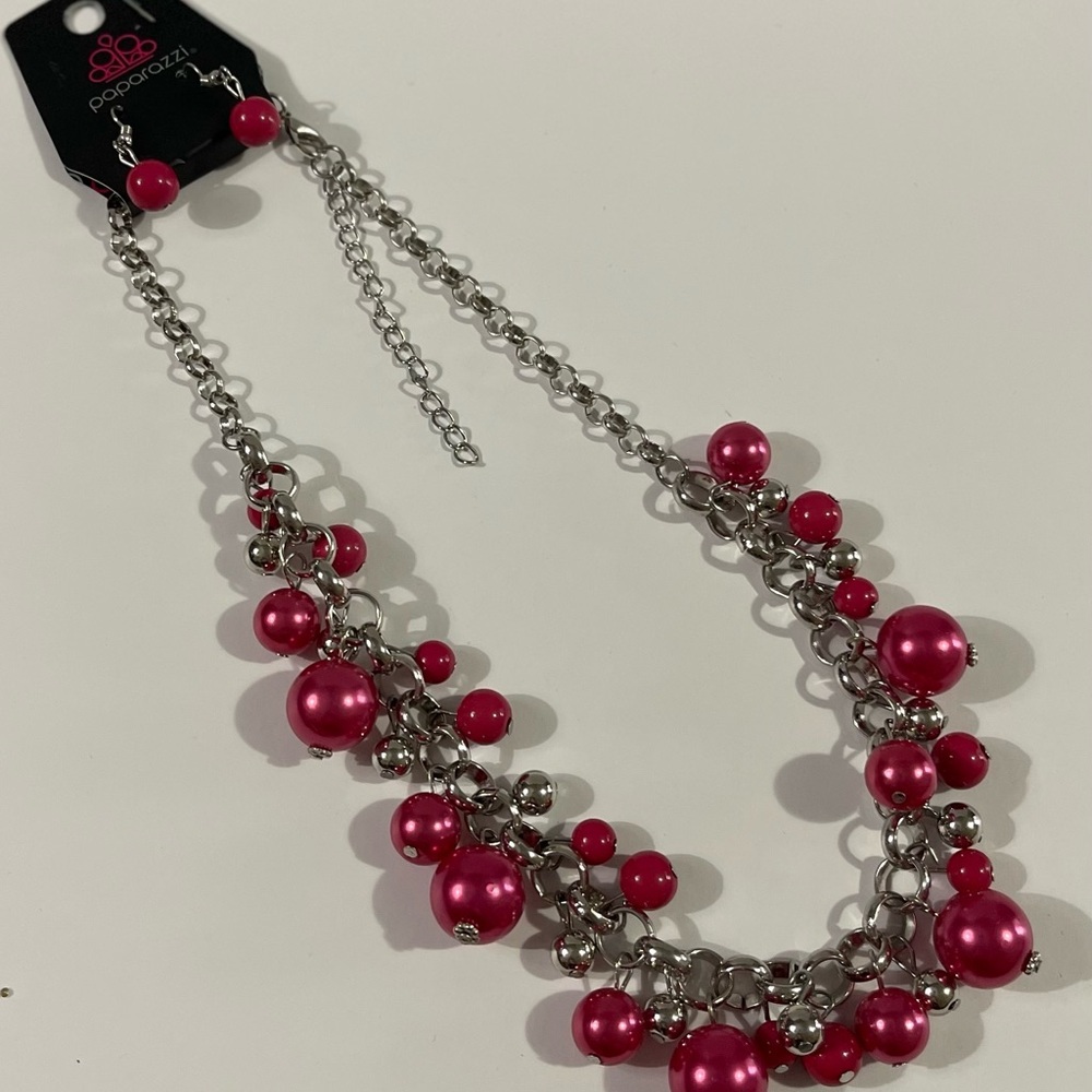 NWT Paparazzi Silver Pink Beaded Necklace & Earrings.